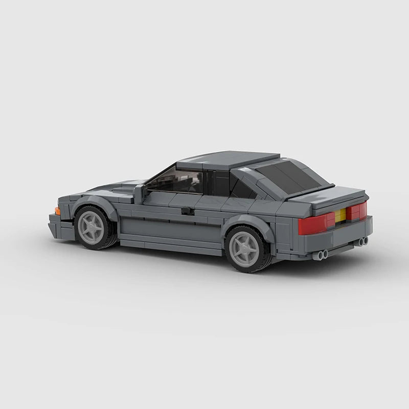 LEGO BMW 850 CSI - CreatiBrick