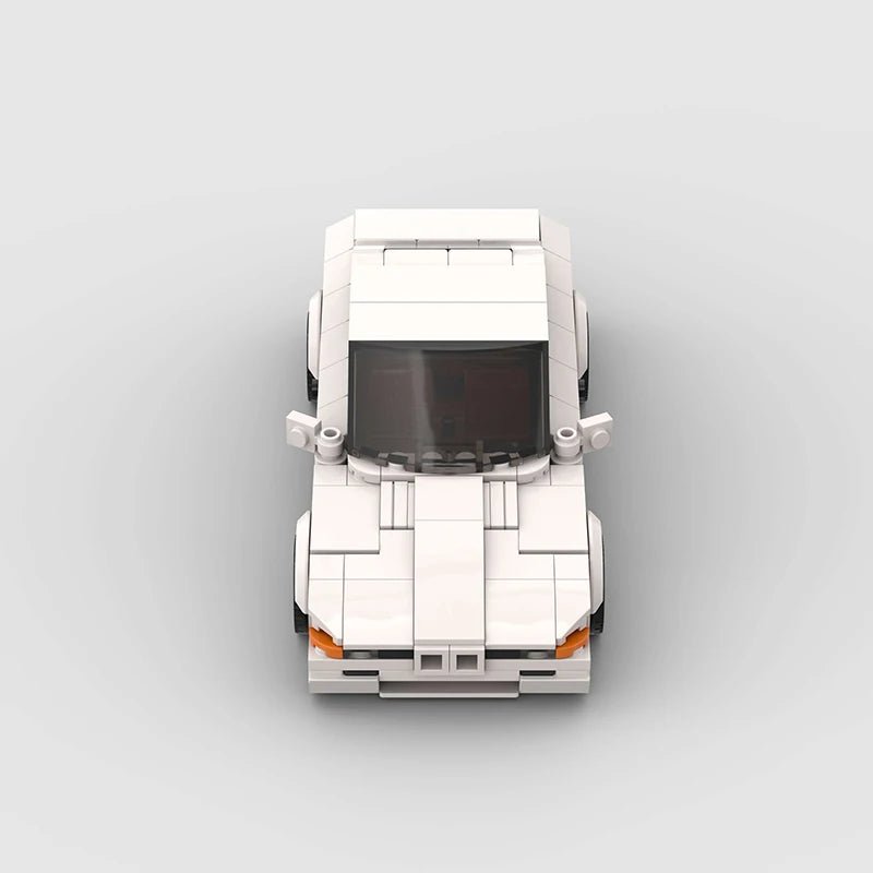 LEGO BMW 850 CSI - CreatiBrick