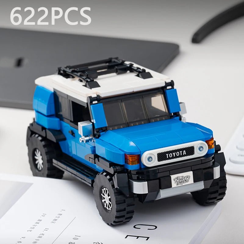 LEGO Toyota Land Cruiser - CreatiBrick